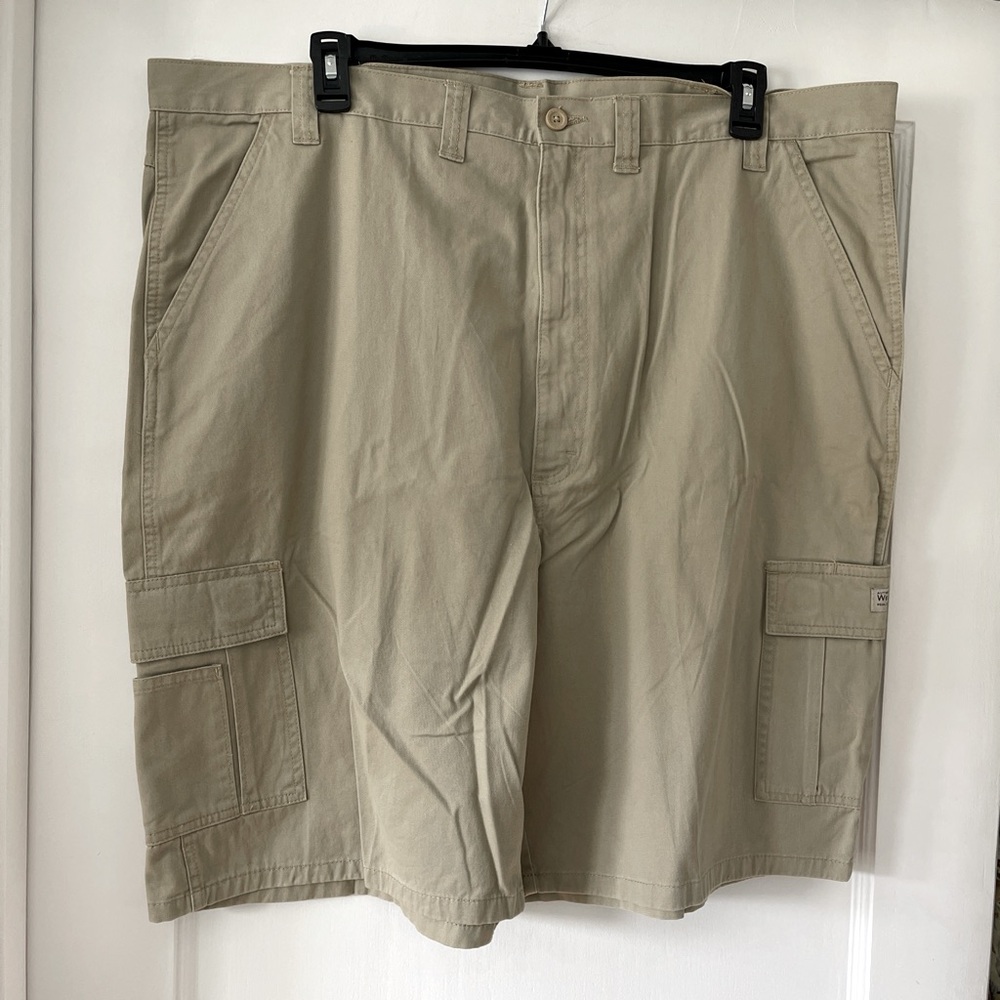 Wrangler Men's Tan Cargo Shorts Size 46